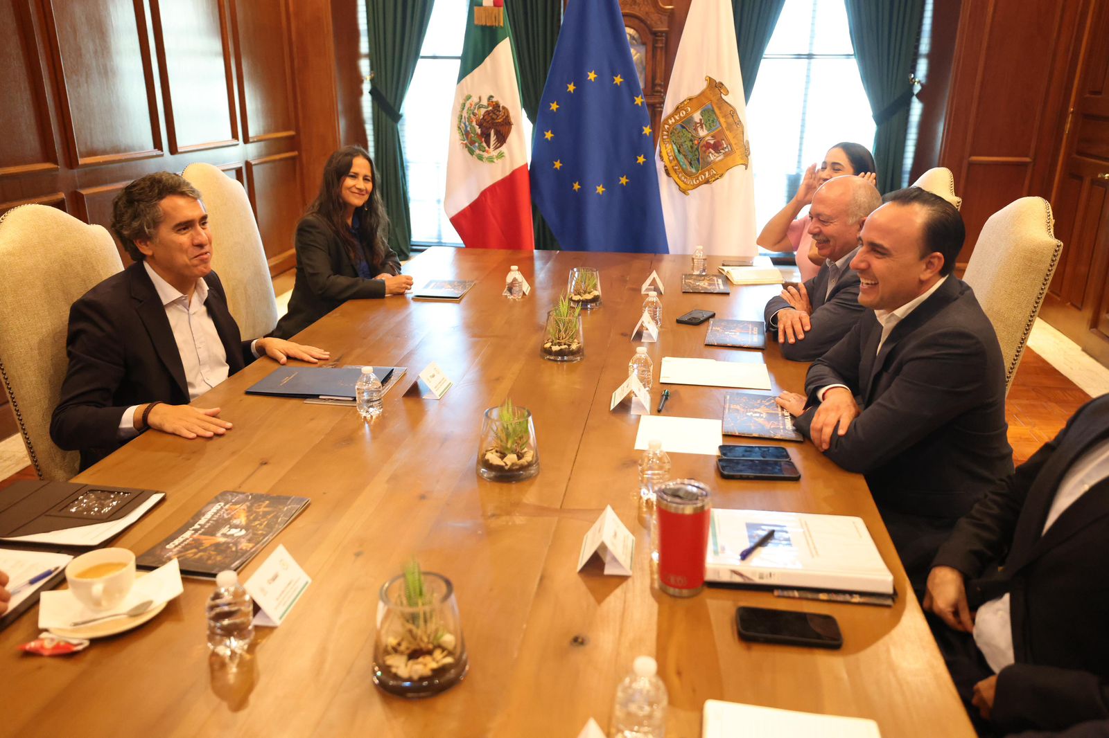 Fortalecemos relaciones con la Unión Europea: Manolo Jiménez Fortalecemos relaciones con la Unión Europea: Manolo Jiménez