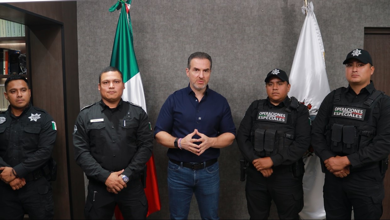 Reconoce Adrián de la Garza labor de Policías que auxiliaron a niño de seis años Reconoce Adrián de la Garza labor de Policías que auxiliaron a niño de seis años