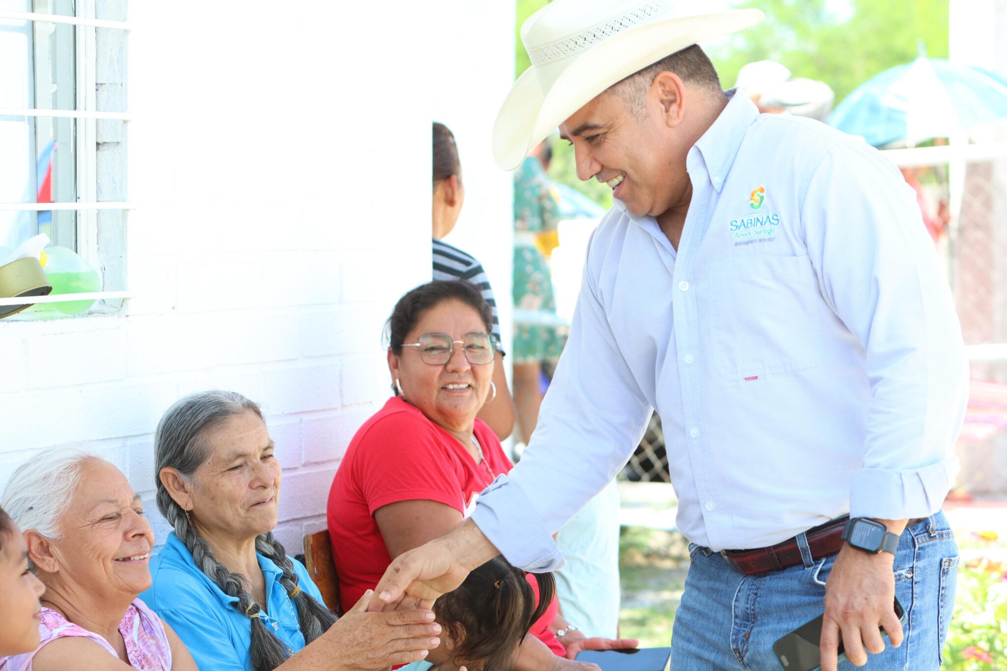 Sabinas refuerza atención a comunidades alejadas: Chano Díaz visita Valle Dorado y compromete acciones concretas Sabinas refuerza atención a comunidades alejadas: Chano Díaz visita Valle Dorado y compromete acciones concretas