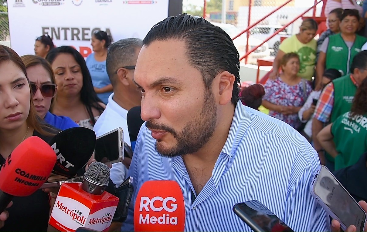 Inaugura Carlos Villarreal remodelación de cancha deportiva en la colonia Ampliación Tierra y Libertad
