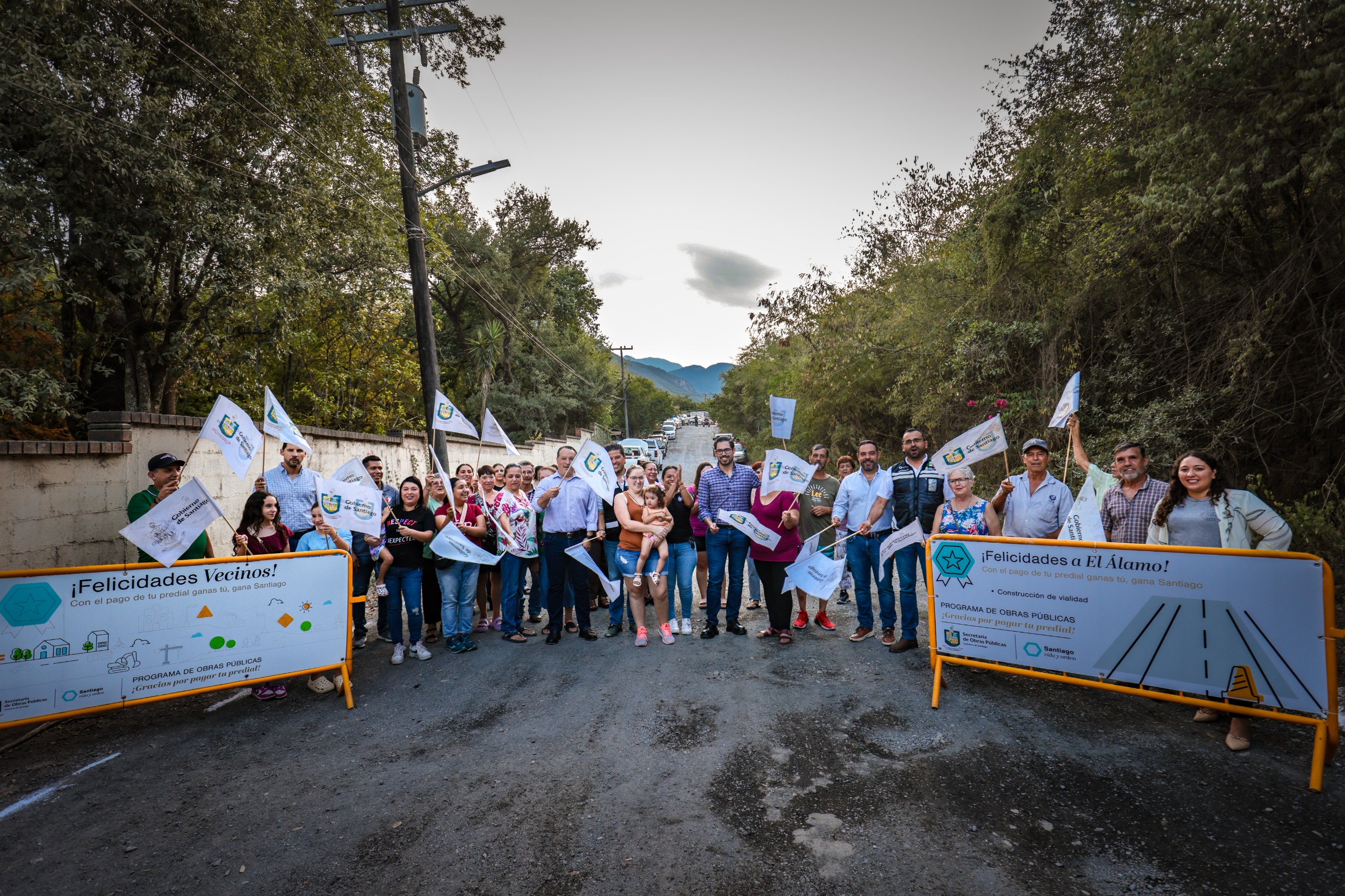 Arranca David de la Peña con pavimentación histórica en camino a Santa Tais para beneficio de los santiaguenses Arranca David de la Peña con pavimentación histórica en camino a Santa Tais para beneficio de los santiaguenses