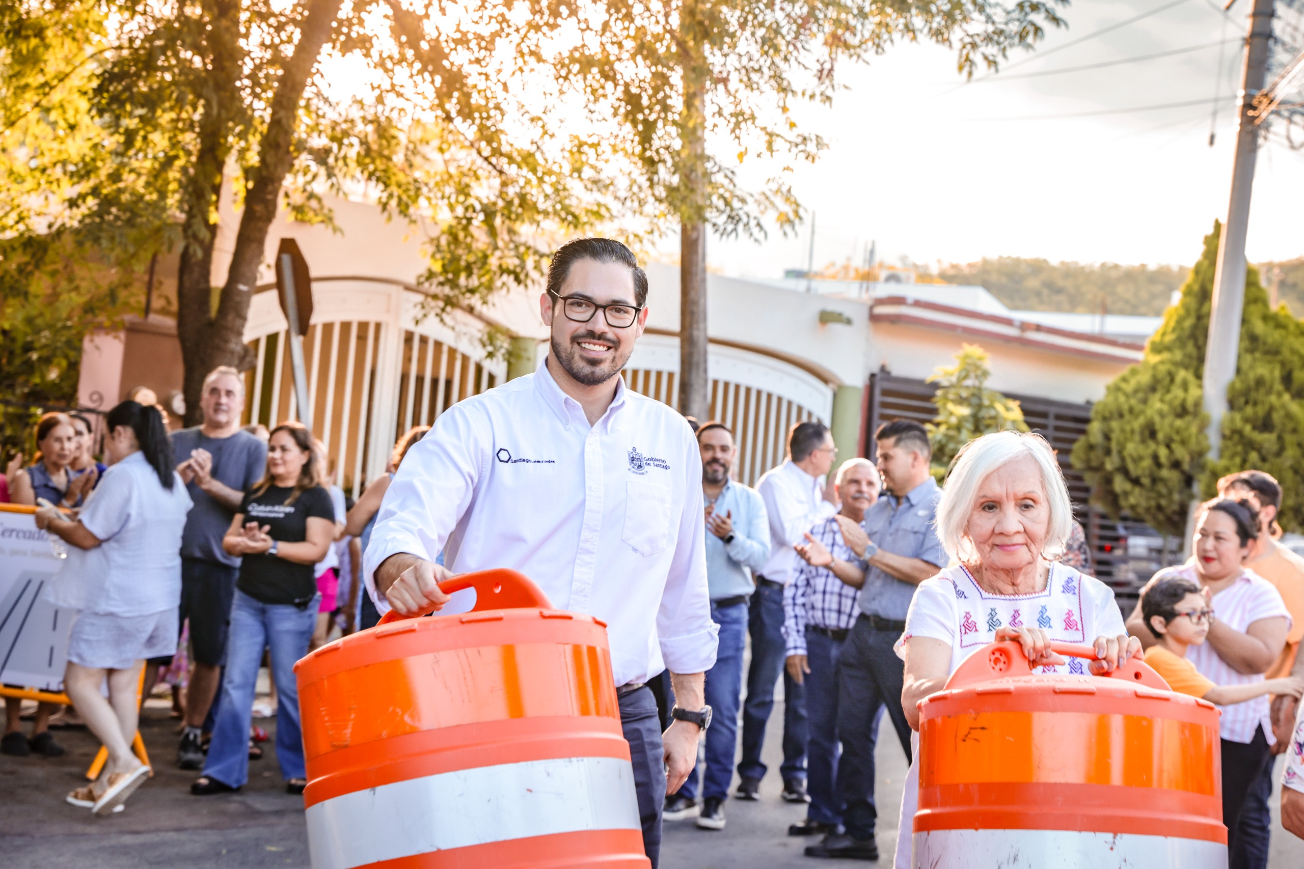 David de la Peña continúa mejorando las calles de Santiago con la entrega de 3 obras de vialidad David de la Peña continúa mejorando las calles de Santiago con la entrega de 3 obras de vialidad