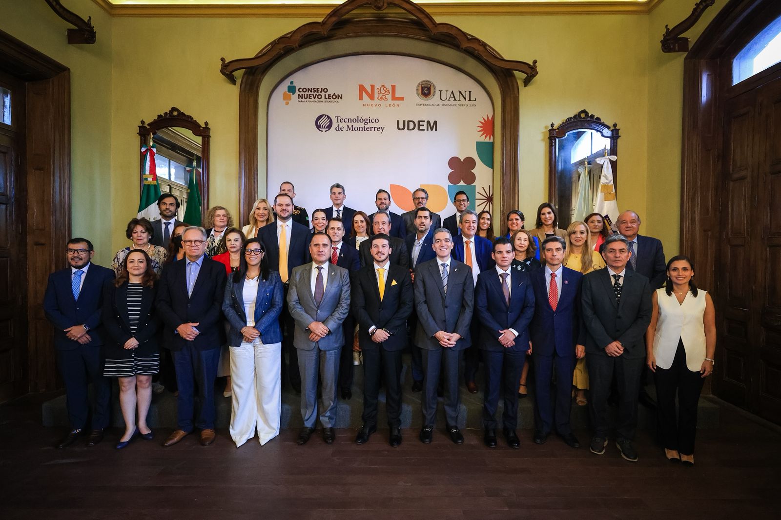 Presenta Samuel García Ponte Nuevo, Ponte Mundial al Consejo Nuevo León