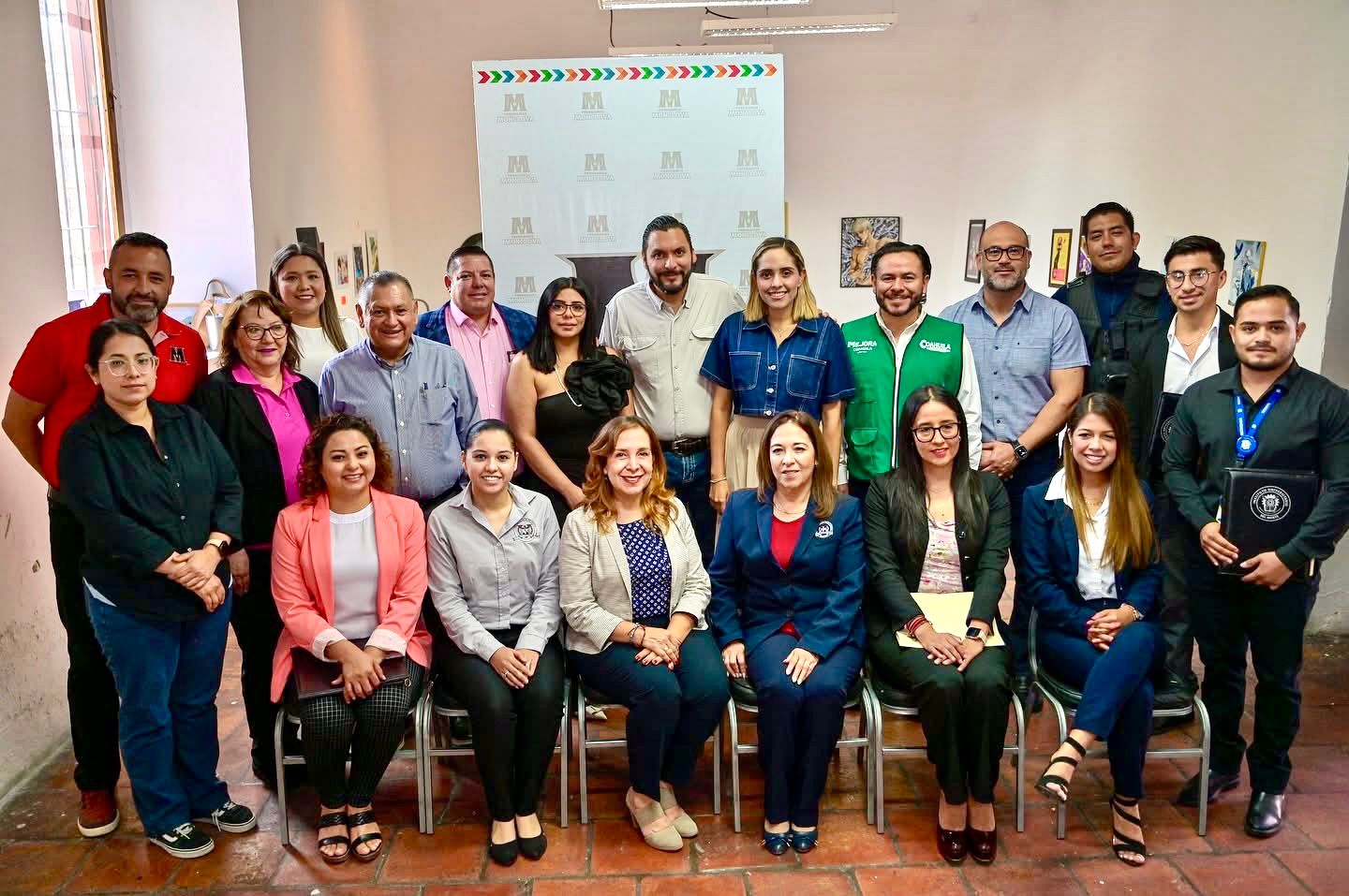 Carlos Villarreal firma convenio con universidades en apoyo a estudiantes
