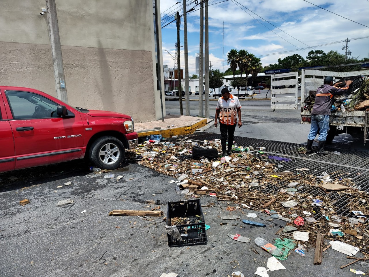 Servicios Públicos de Guadalupe retiran 16 toneladas basura tras lluvia Servicios Públicos de Guadalupe retiran 16 toneladas basura tras lluvia