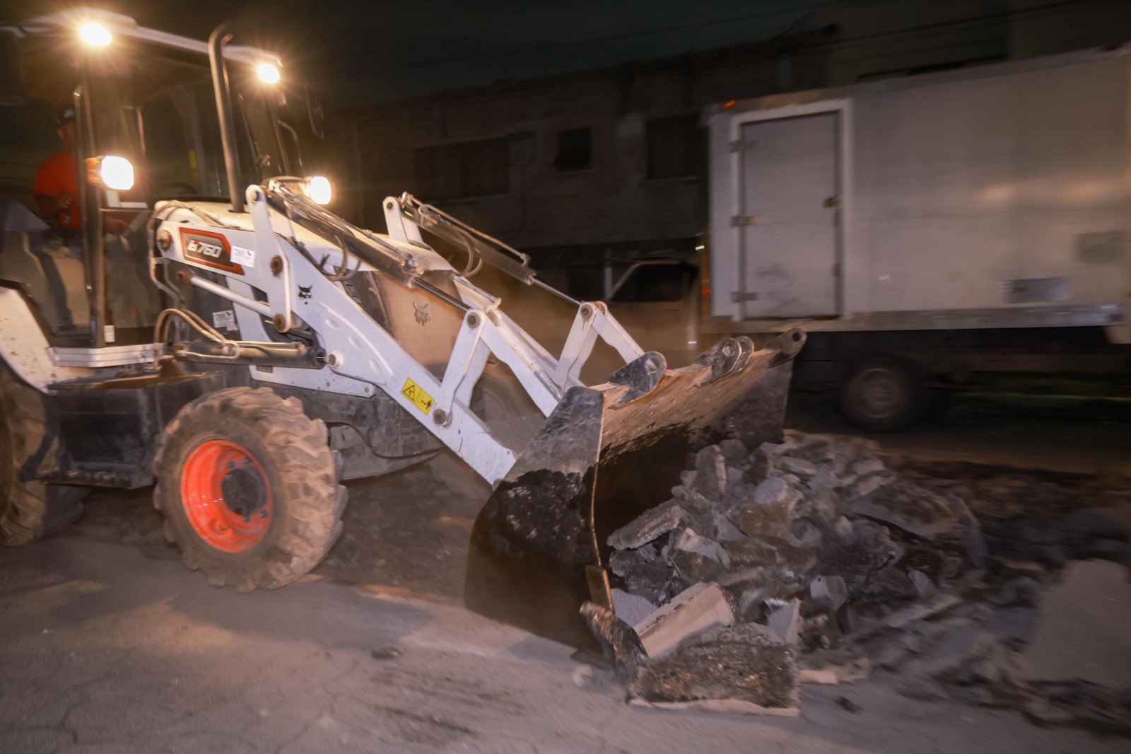 Interviene Servicios Públicos de Monterrey baches en colonia Del Norte Interviene Servicios Públicos de Monterrey baches en colonia Del Norte