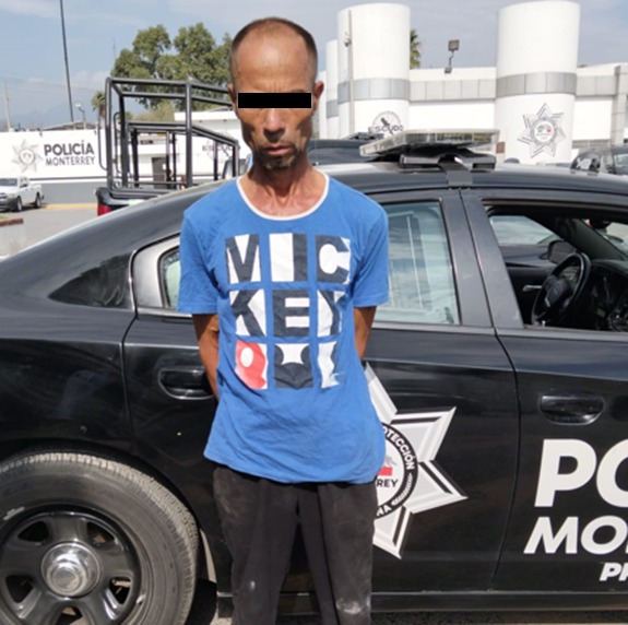 Detiene Policía de Monterrey a hondureño que intentaba robarse camión repartidor Detiene Policía de Monterrey a hondureño que intentaba robarse camión repartidor