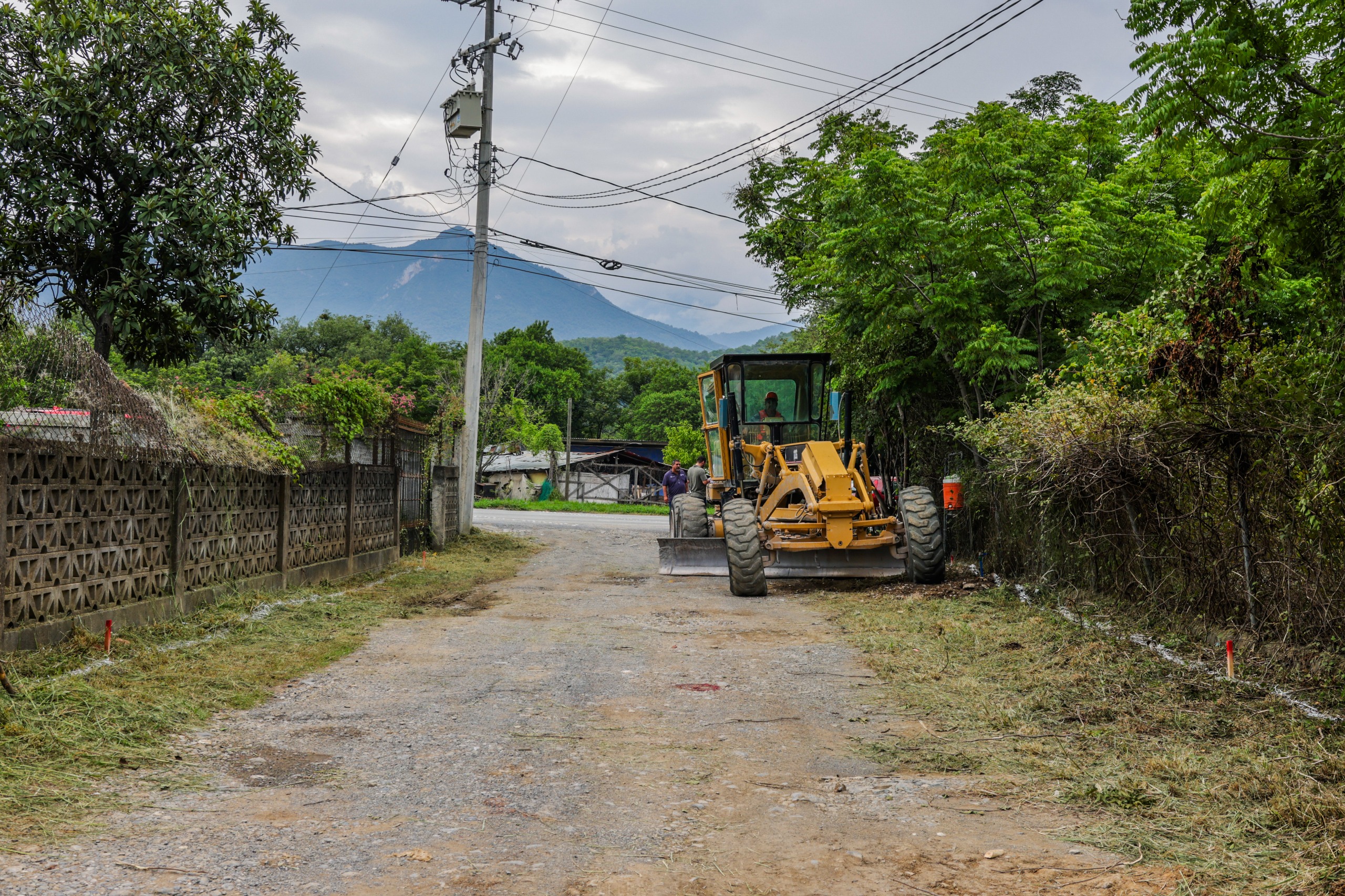 David de la Peña inicia obra de pavimentación en la comunidad de San Pedro, como parte del Plan Anual de Obra Pública 2025 David de la Peña inicia obra de pavimentación en la comunidad de San Pedro, como parte del Plan Anual de Obra Pública 2025