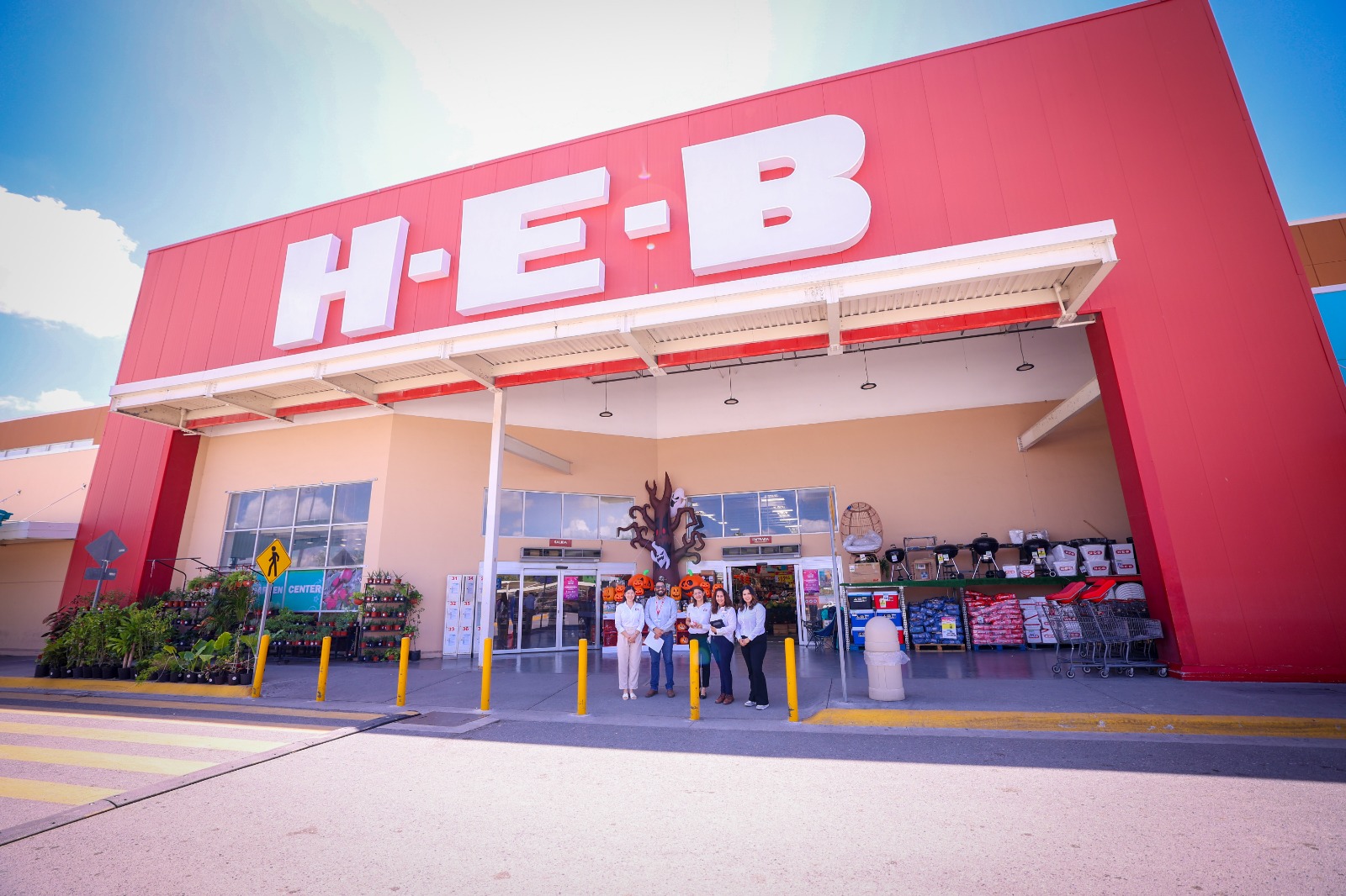 Recibe DIF Tamaulipas donativo de la campaña “Todos somos útiles” de la Fundación HEB en la Comunidad Recibe DIF Tamaulipas donativo de la campaña “Todos somos útiles” de la Fundación HEB en la Comunidad