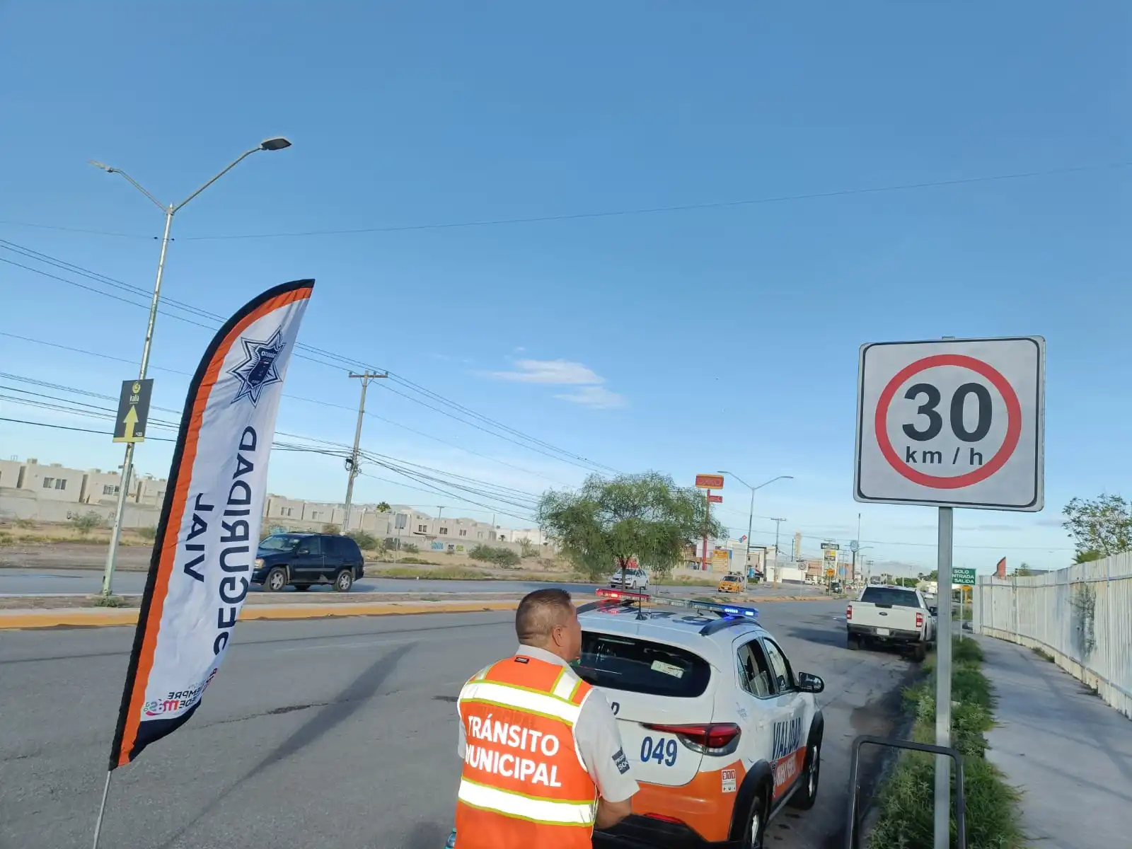 Coloca Torreón señales, uniformes de velocidad y establecen corredor escolar seguro