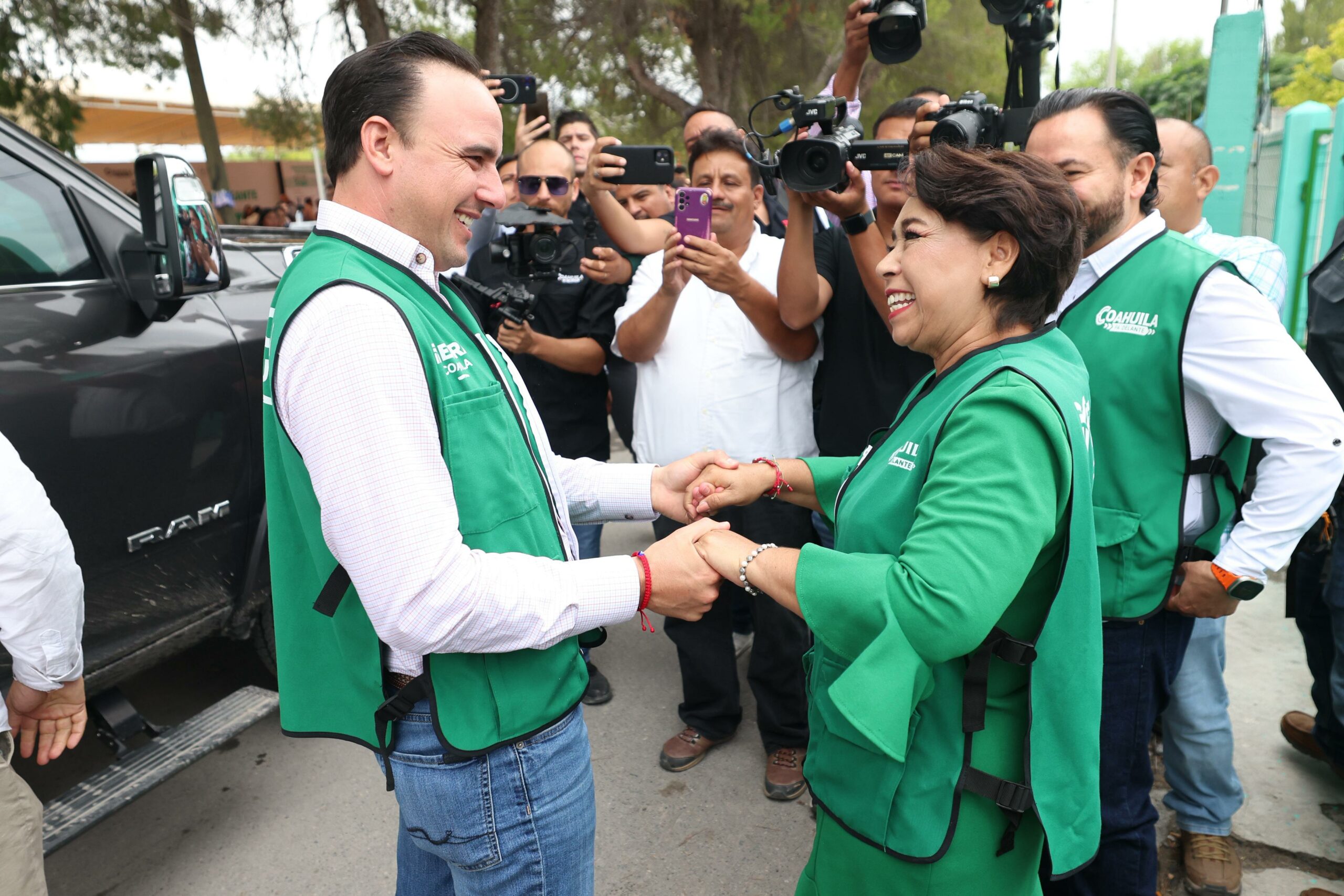 Sigue Manolo Jiménez detonando obras en los 38 municipios de Coahuila Sigue Manolo Jiménez detonando obras en los 38 municipios de Coahuila