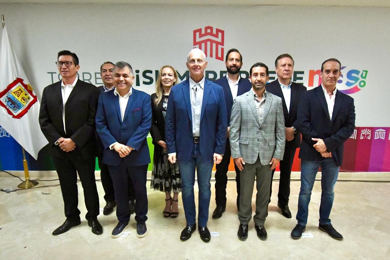 Román Cepeda entrega nombramientos a nuevos integrantes del Gabinete Municipal Román Cepeda entrega nombramientos a nuevos integrantes del Gabinete Municipal