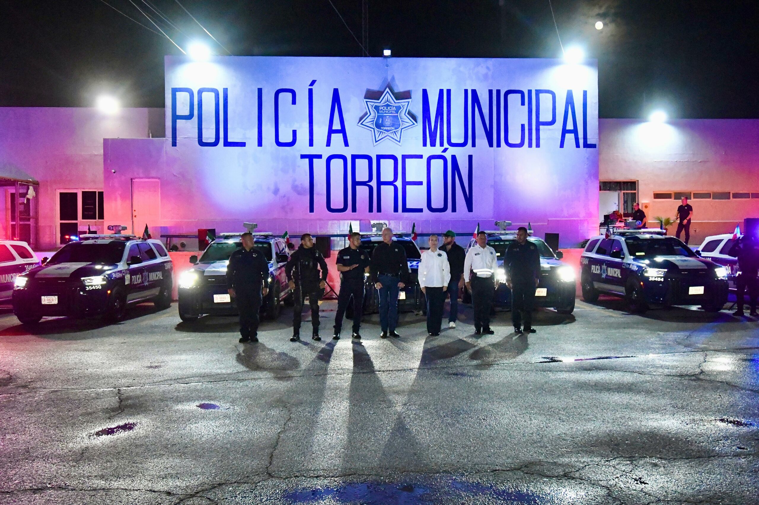 Román Cepeda realiza pase de lista a elementos de la Policía de Torreón y de Tránsito y Vialidad Román Cepeda realiza pase de lista a elementos de la Policía de Torreón y de Tránsito y Vialidad