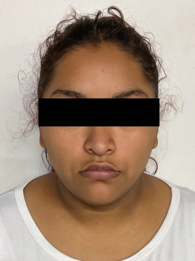 Vincula Fiscalía a proceso a mujer por homicidio calificado y violencia familiar en Santiago, Nuevo León