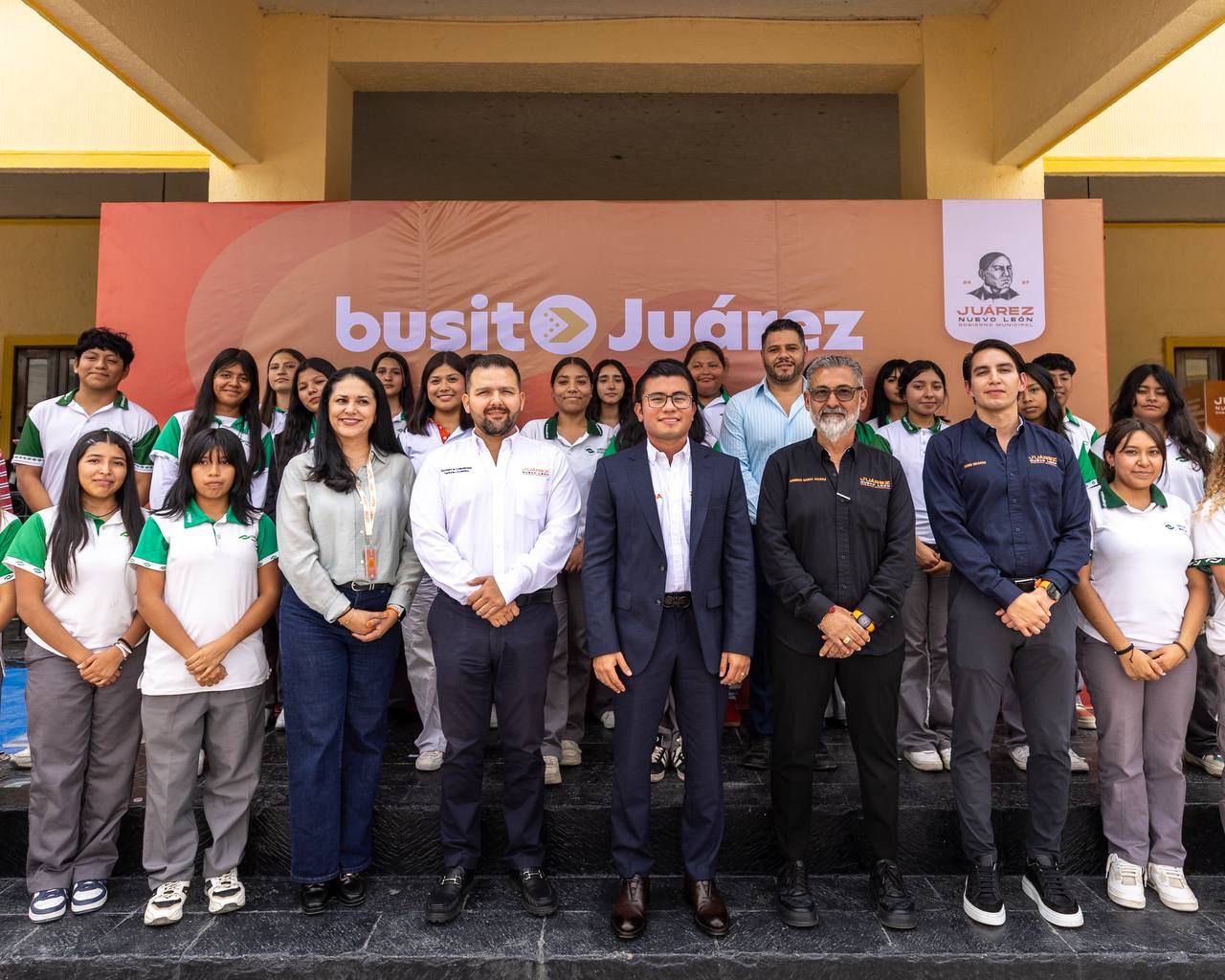 Presenta Félix Arratia “Busito Juárez”, programa de transporte gratuito para estudiantes