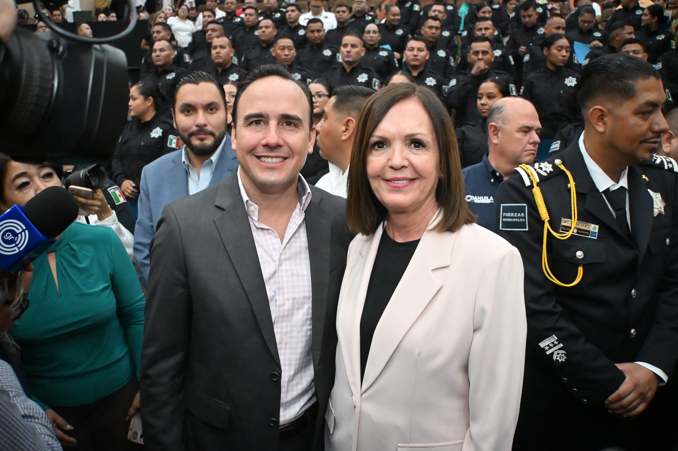 Sari Pérez reafirma compromiso con la seguridad junto a Manolo Jiménez