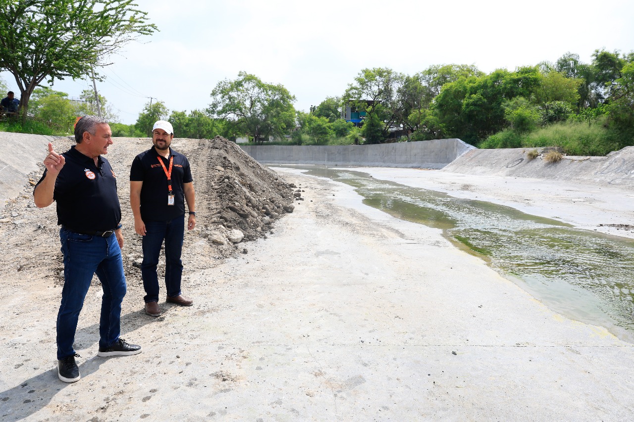 Anuncia Héctor García segunda etapa de mantenimiento al Arroyo Las Tinajas
