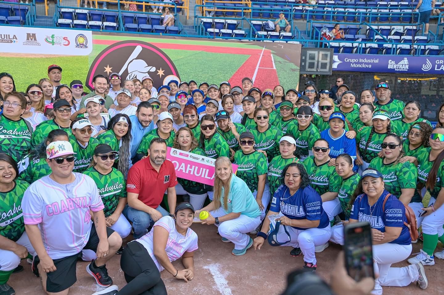 Carlos Villarreal encabeza inauguración del Nacional de Softbol Femenil