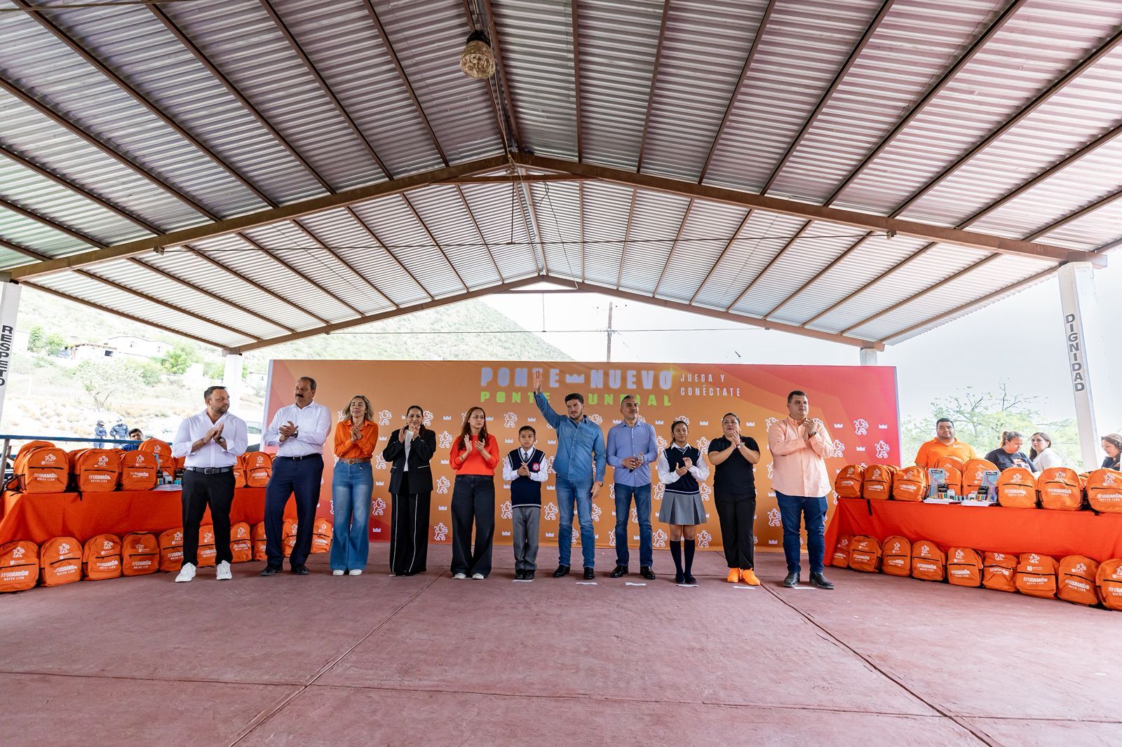Lleva Samuel García programa Conéctate Nuevo León y nuevas canchas a Aramberri Lleva Samuel García programa Conéctate Nuevo León y nuevas canchas a Aramberri
