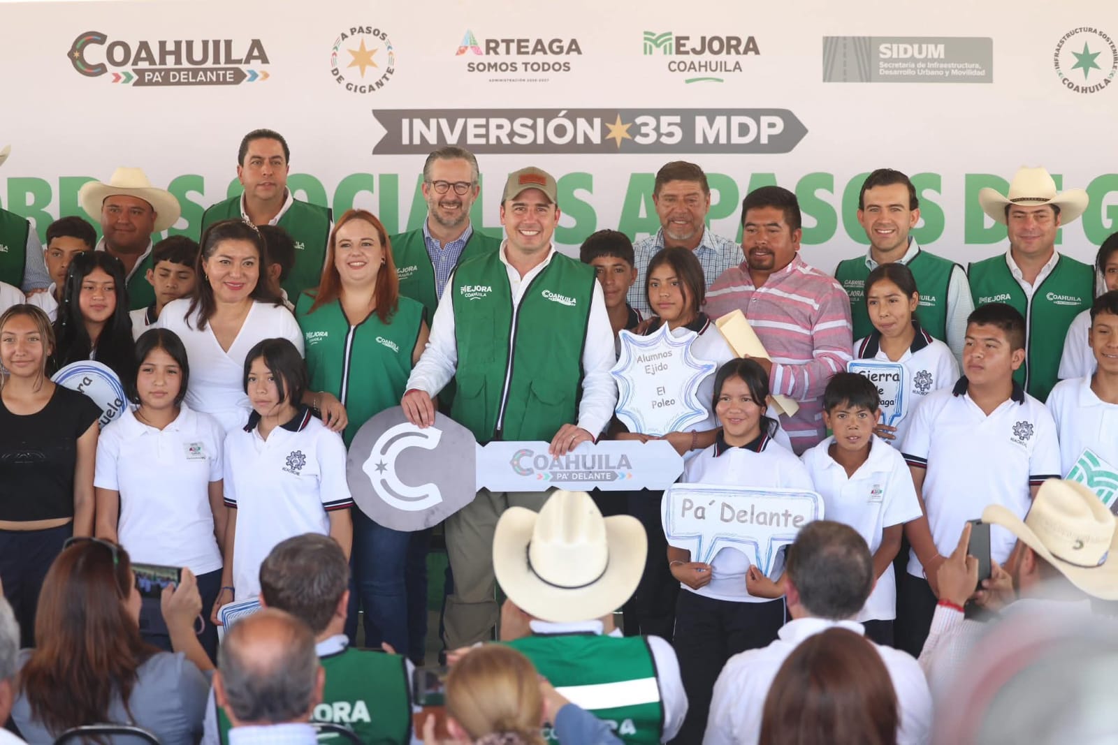 Lleva Manolo Jiménez más obras sociales e impulso educativo a los ejidos de la Sureste