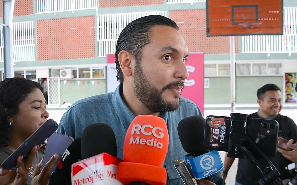 Impulsan infraestructura educativa en Monclova con entrega de mobiliario y obras en escuelas