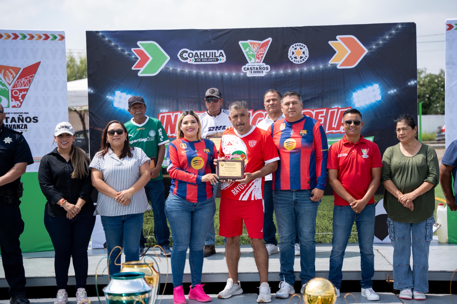 Yesica Sifuentes inaugura la liga municipal de fútbol en Castaños Yesica Sifuentes inaugura la liga municipal de fútbol en Castaños