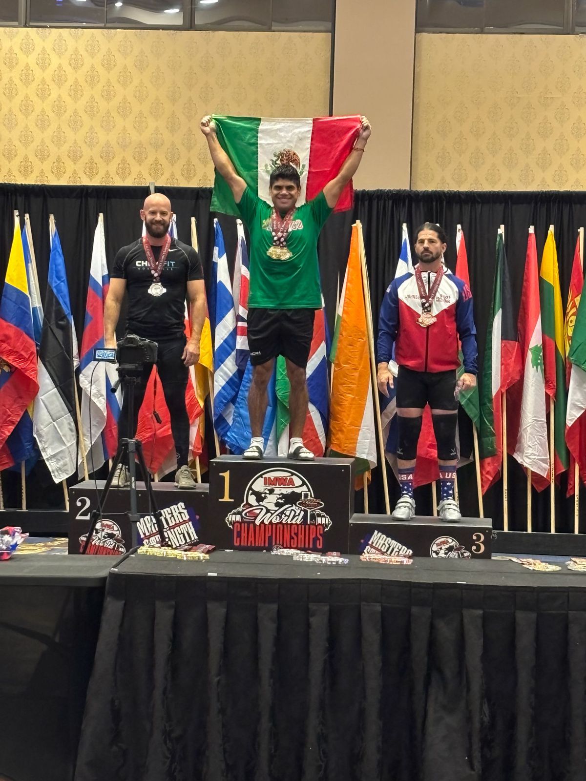 César Vallejo se corona Campeón Mundial de Halterofilia en Las Vegas César Vallejo se corona Campeón Mundial de Halterofilia en Las Vegas