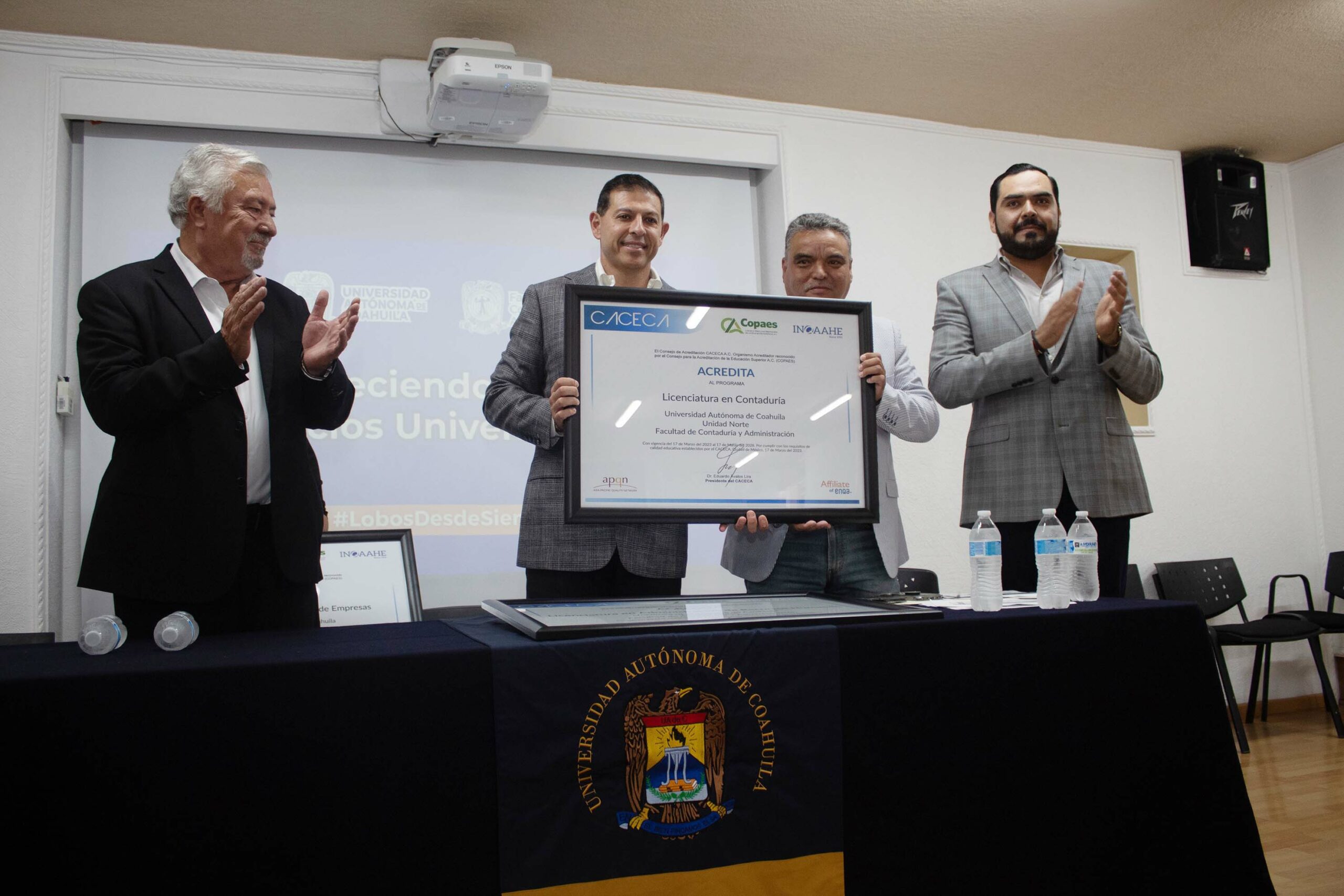 Entrega Octavio Pimentel, Rector de la UAdeC Acreditaciones CACECA y Mobiliario a la FCA Monclova