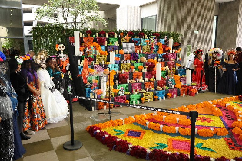 Honra Congreso de Nuevo León a Mauricio Fernández con altar de muertos Honra Congreso de Nuevo León a Mauricio Fernández con altar de muertos