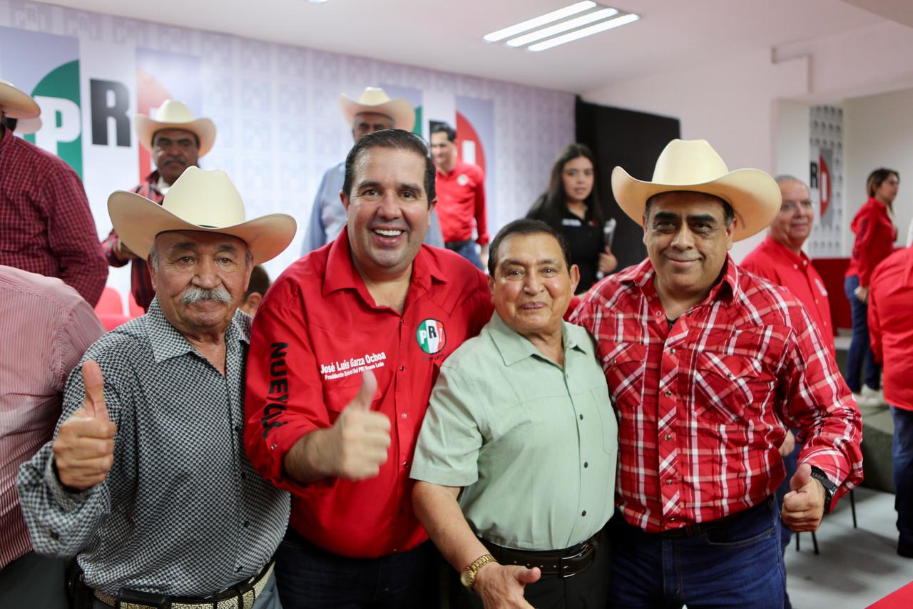 El PRI de Nuevo León refuerza su unidad en Consejo Político Estatal El PRI de Nuevo León refuerza su unidad en Consejo Político Estatal