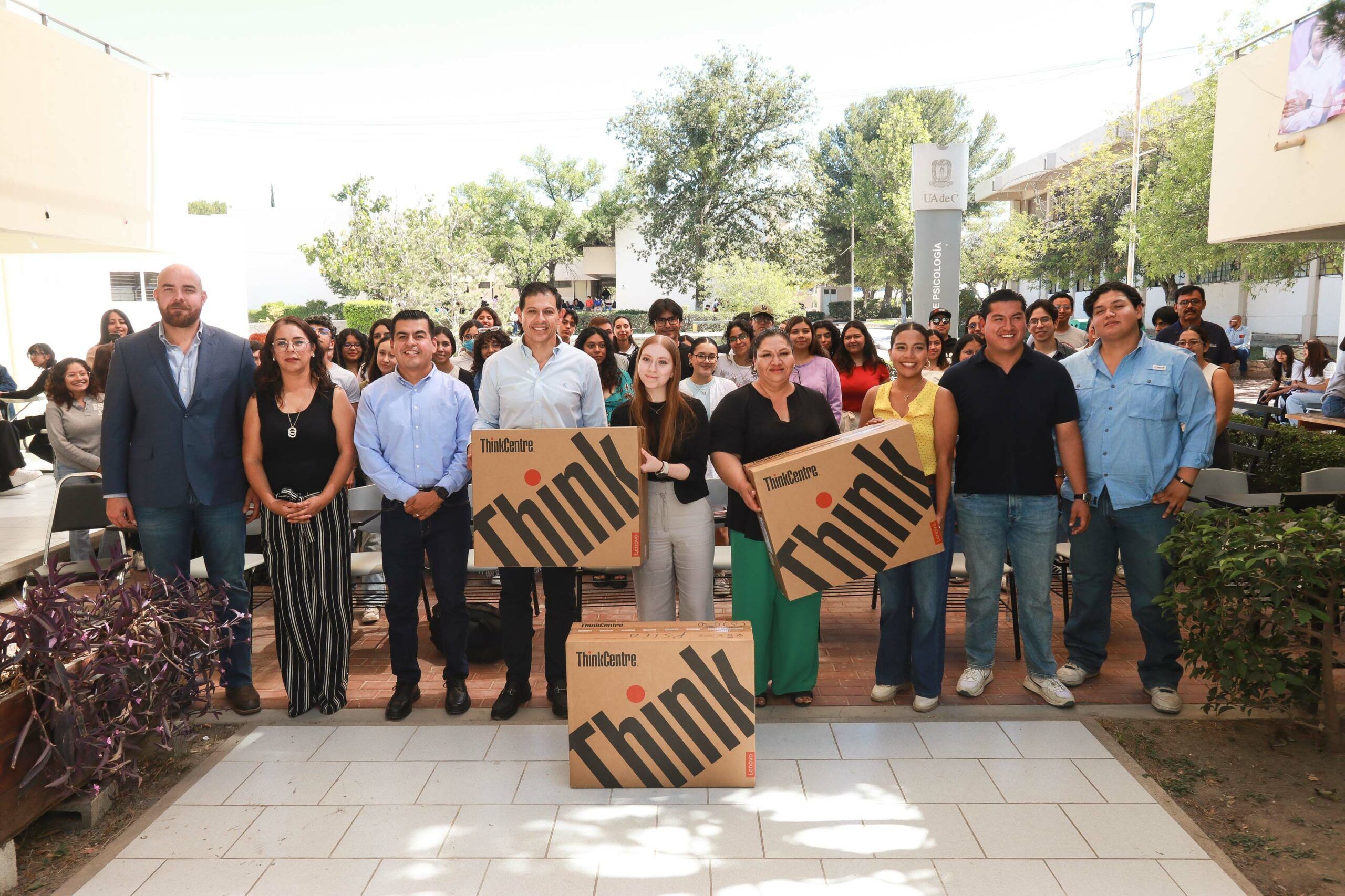 Reciben Equipos de Cómputo y Mobiliario las Facultades de Ciencia Educación y Humanidades y Psicología de la UAdeC Unidad Sureste Reciben Equipos de Cómputo y Mobiliario las Facultades de Ciencia Educación y Humanidades y Psicología de la UAdeC Unidad Sureste