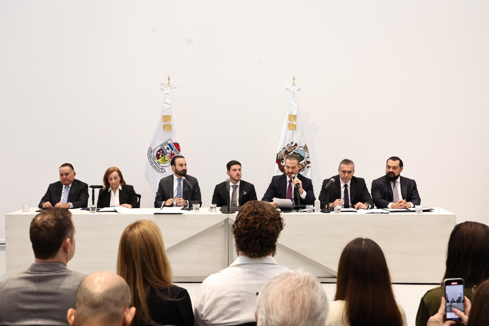 Aprueban Cabildos de Monterrey y San Pedro asignar el nombre de Calzada Mauricio Fernández a vía que une ambas ciudades Aprueban Cabildos de Monterrey y San Pedro asignar el nombre de Calzada Mauricio Fernández a vía que une ambas ciudades