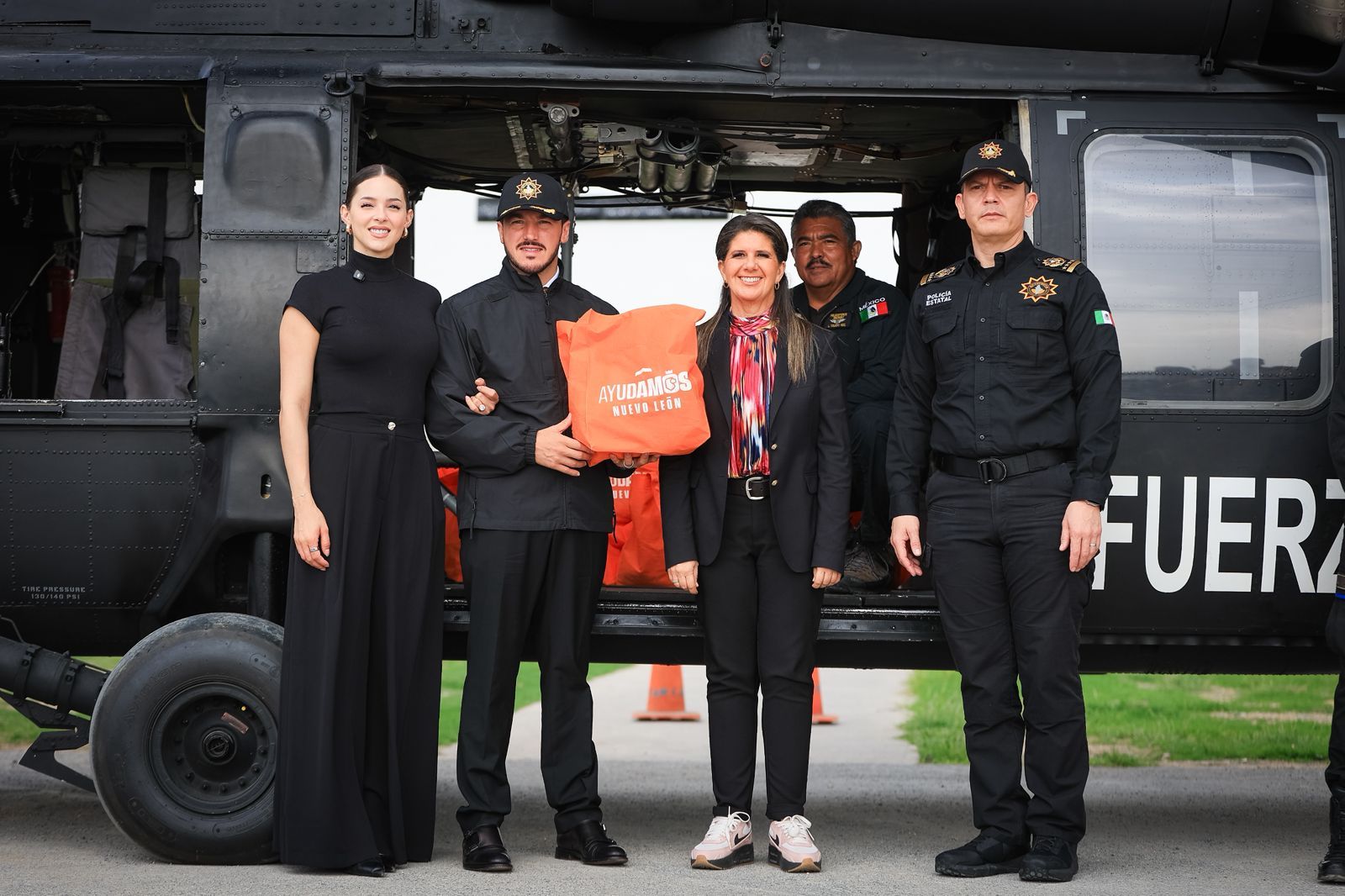 Envía Gobierno de Nuevo León más ayuda humanitaria con helicóptero black hawk a Veracruz Envía Gobierno de Nuevo León más ayuda humanitaria con helicóptero black hawk a Veracruz