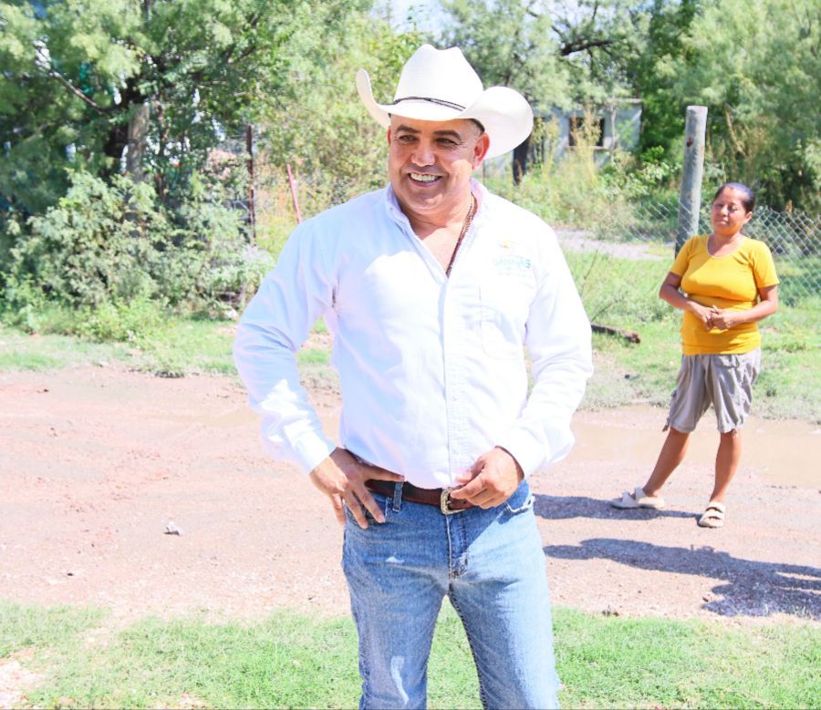 Sigue la pavimentación y acciones de limpieza en Agujita: Chano Díaz reafirma su compromiso de rescatar a Sabinas Sigue la pavimentación y acciones de limpieza en Agujita: Chano Díaz reafirma su compromiso de rescatar a Sabinas