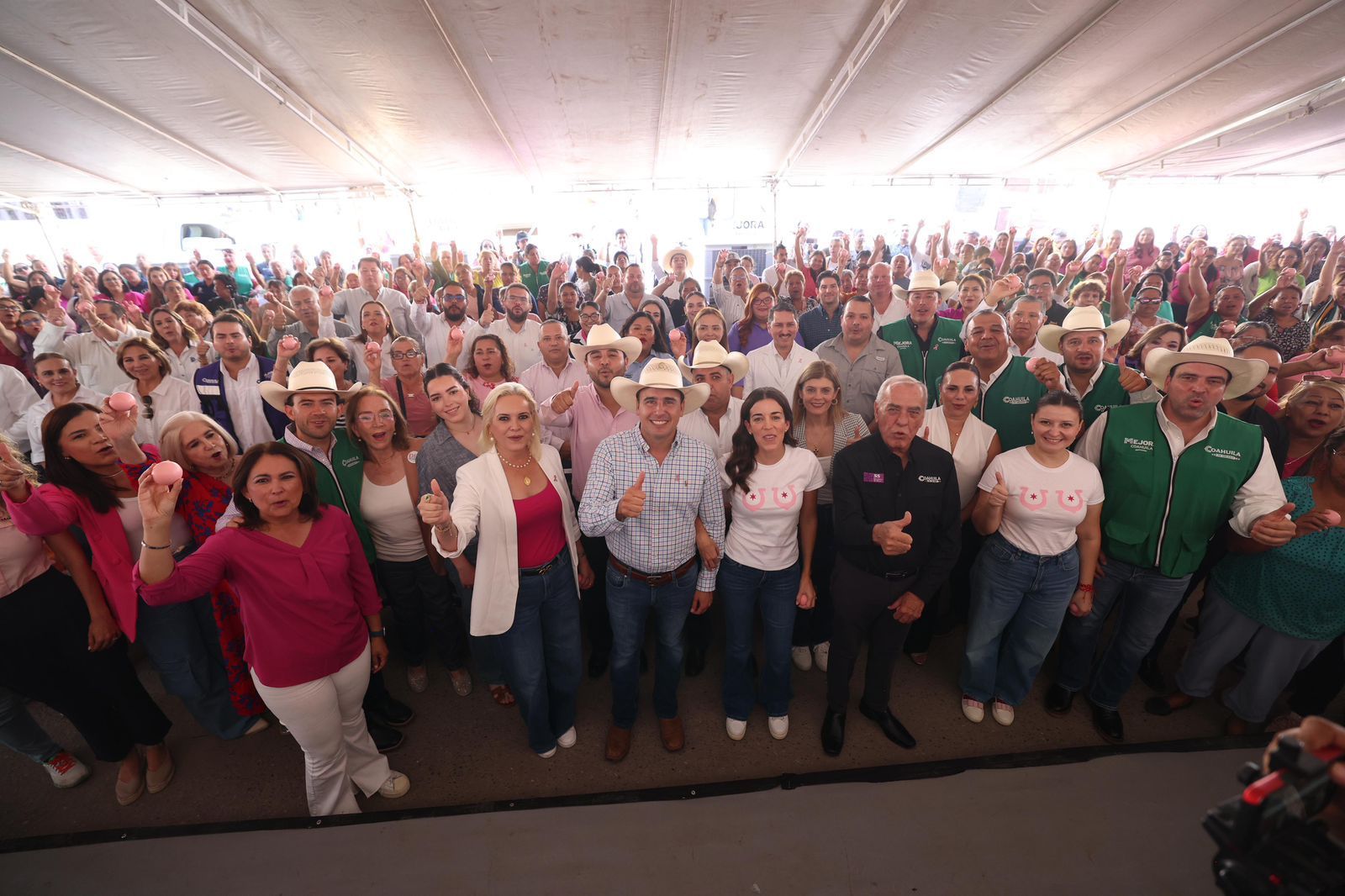 Paola Rodríguez y Manolo Jiménez impulsan programas para prevenir cáncer de mama Paola Rodríguez y Manolo Jiménez impulsan programas para prevenir cáncer de mama