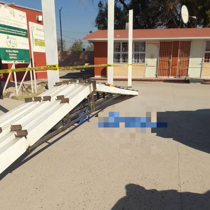 Tragedia en escuela de San Pedro: muere niño tras derrumbe de techumbre Tragedia en escuela de San Pedro: muere niño tras derrumbe de techumbre