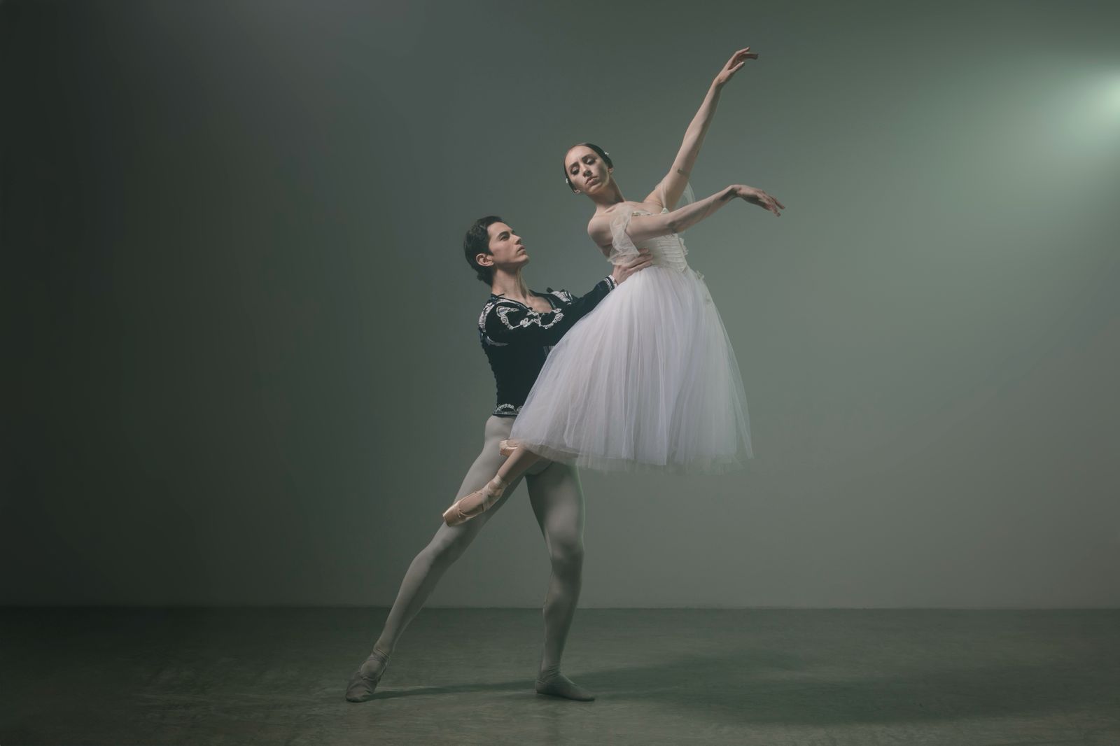 Ballet de Monterrey se presentará en el Teatro Isauro Martínez Ballet de Monterrey se presentará en el Teatro Isauro Martínez