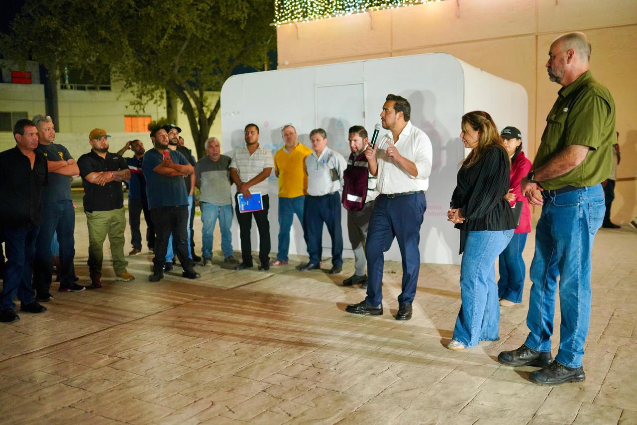 Lee Nava la cartilla a propietarios de talleres; enduerece vigilancia Lee Nava la cartilla a propietarios de talleres; enduerece vigilancia