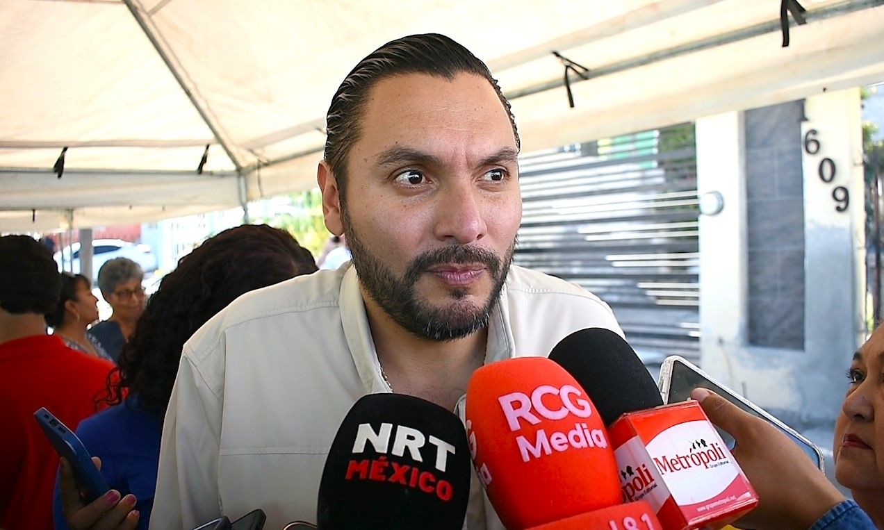 Entrega Carlos Villarreal obra de pavimentación en la colonia Hipódromo Entrega Carlos Villarreal obra de pavimentación en la colonia Hipódromo