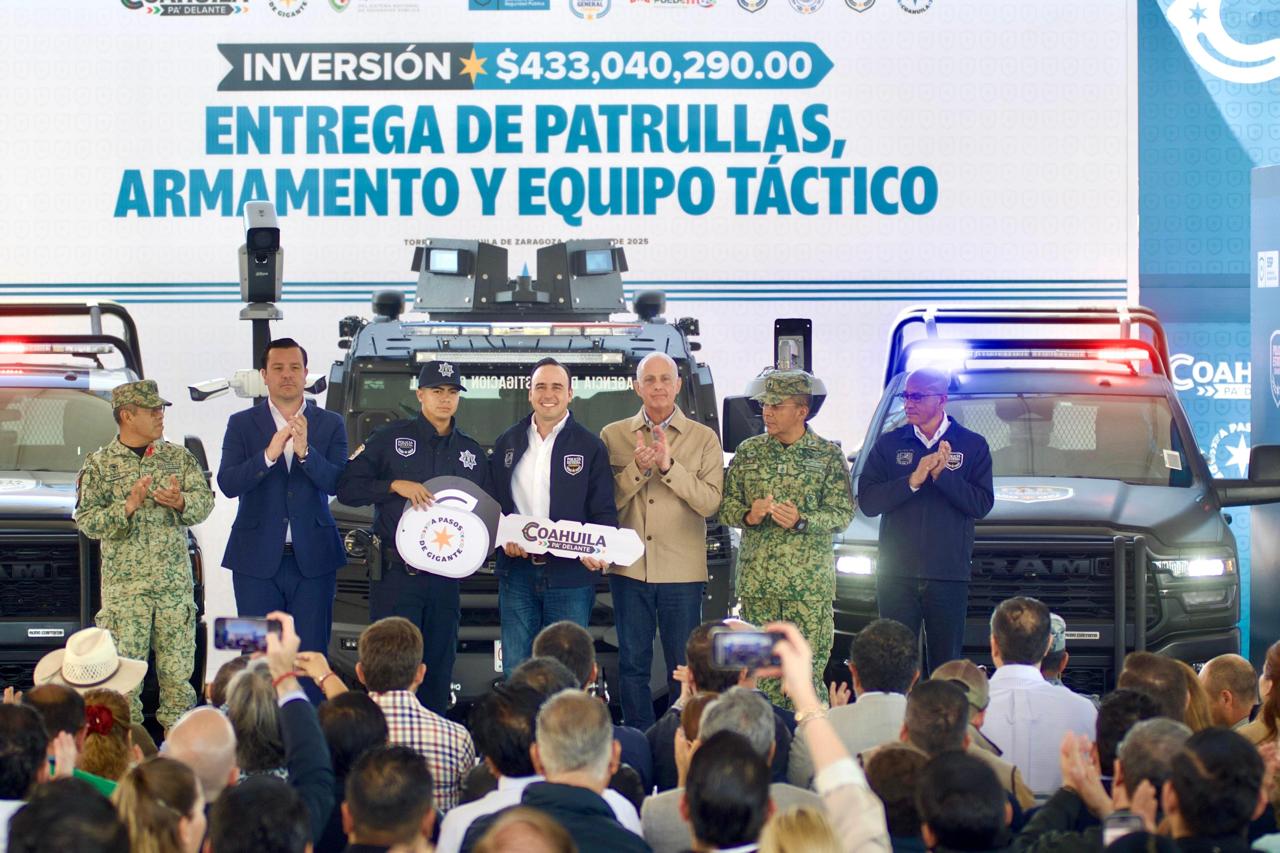 Coahuila refuerza su estrategia de seguridad con histórica entrega de equipamiento y armamento Coahuila refuerza su estrategia de seguridad con histórica entrega de equipamiento y armamento