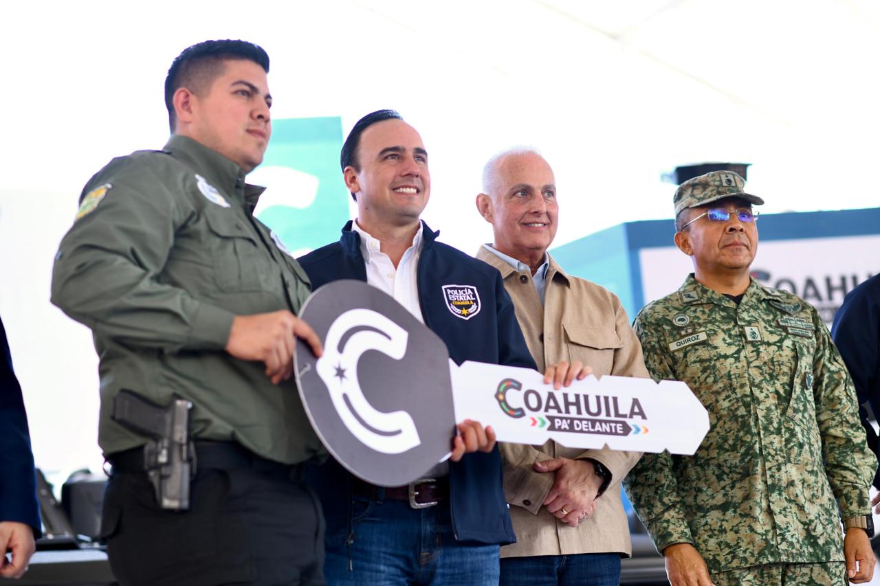 Manolo Jiménez entrega en Torreón, patrullas, armamento y equipo táctico para las corporaciones de Coahuila Manolo Jiménez entrega en Torreón, patrullas, armamento y equipo táctico para las corporaciones de Coahuila