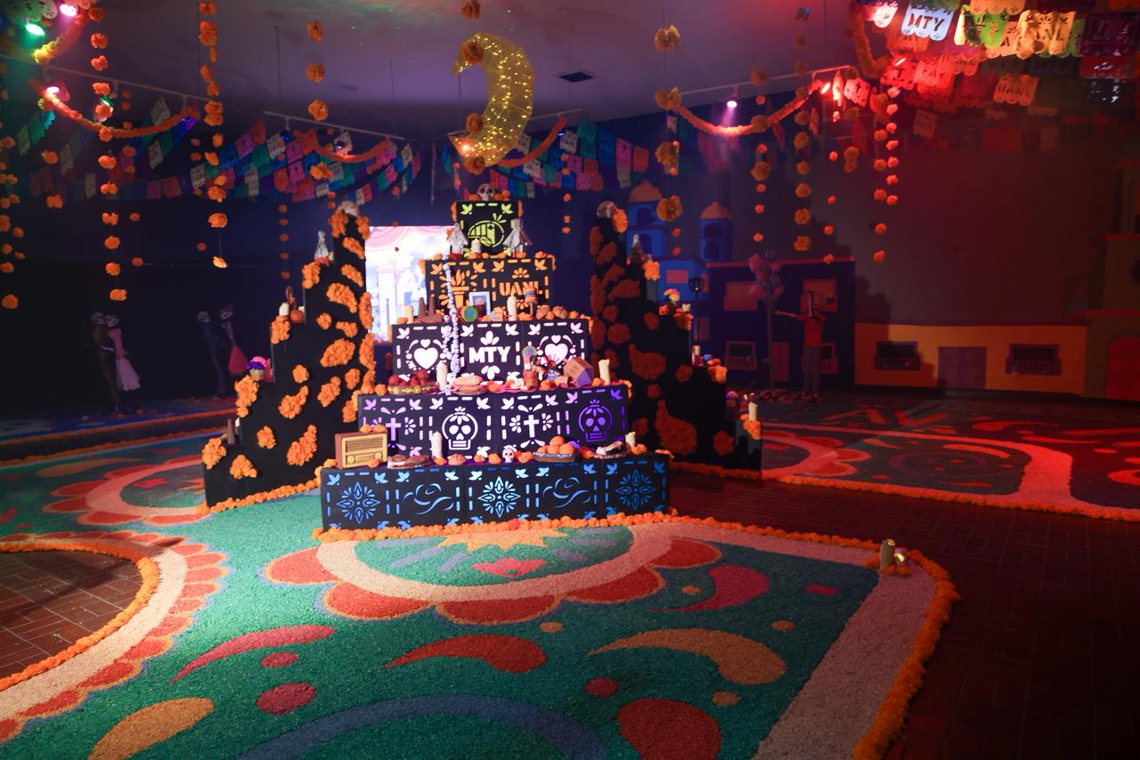 Inaugura Monterrey Altar de Muertos 2025