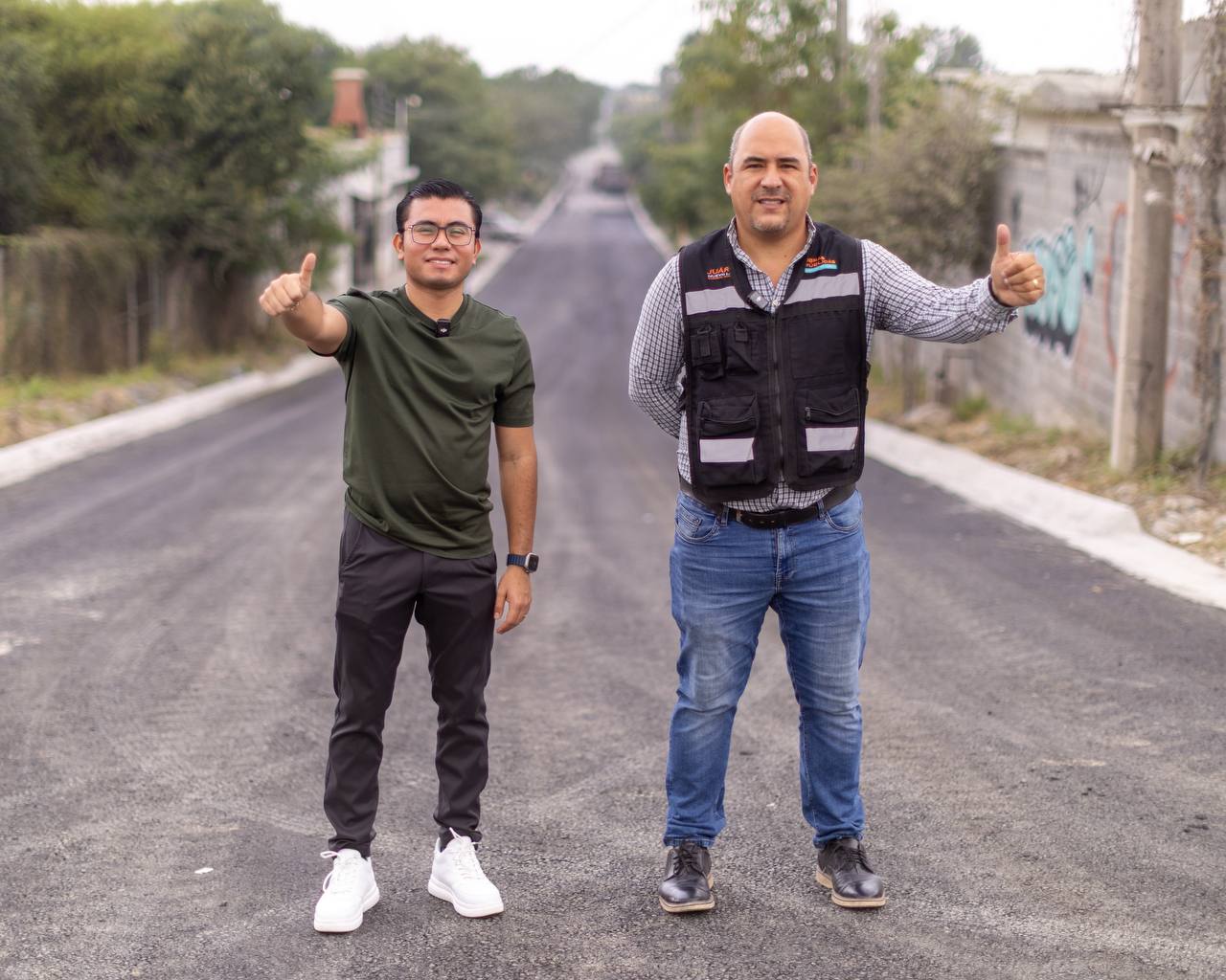 Supervisa Félix Arratia avances en la calle Sección 68 en Lomas del Sol