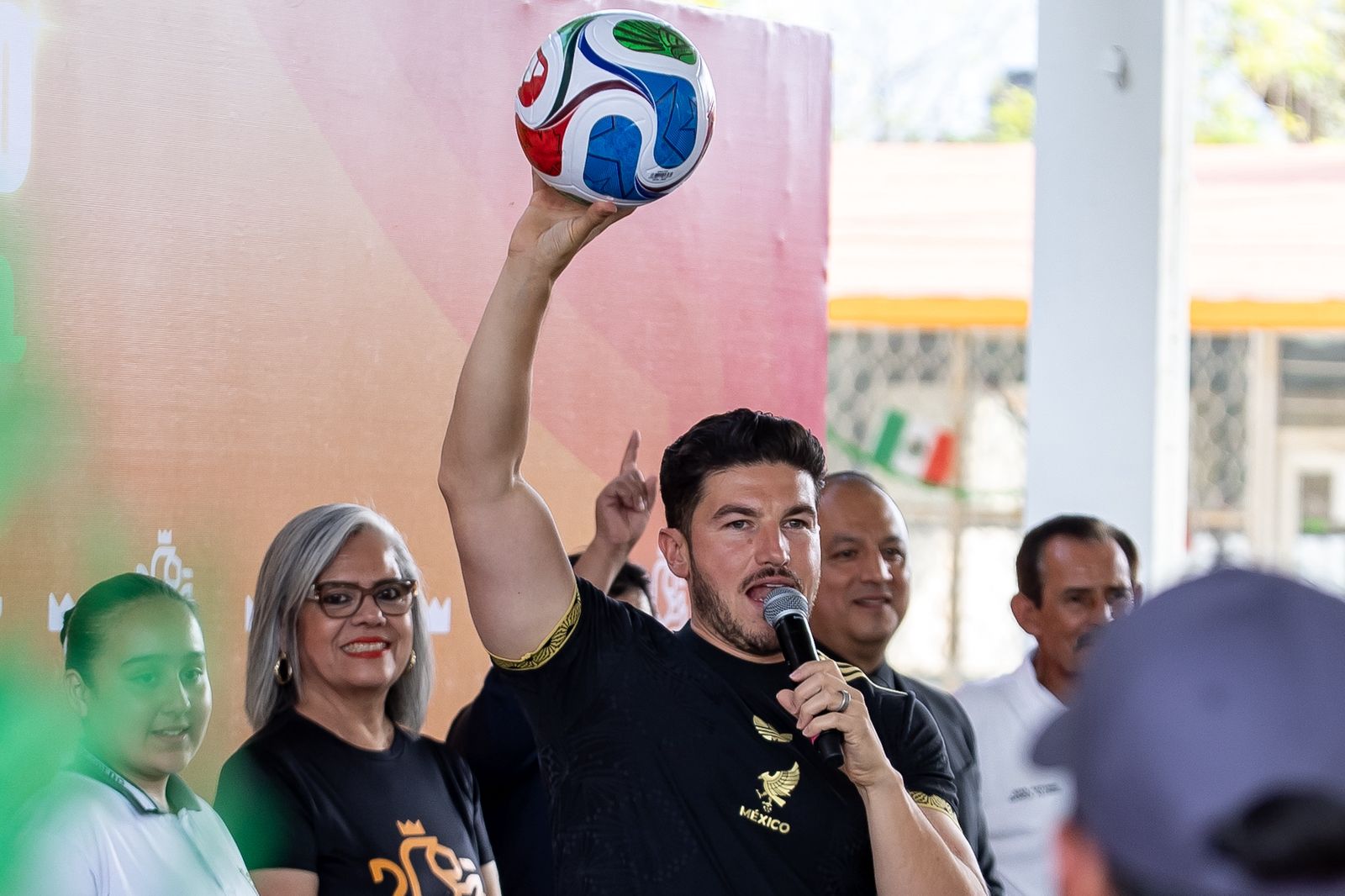 Celebran “Cascarita” con balón trionda, oficial del Mundial 2026