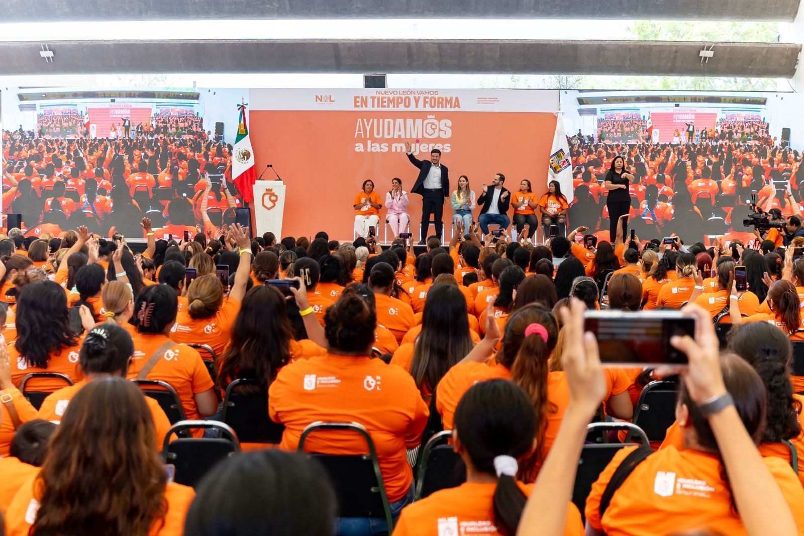 Fortalece Samuel García programas para las mujeres; brindará 2 mil pesos mensuales a madres cuidadoras Fortalece Samuel García programas para las mujeres; brindará 2 mil pesos mensuales a madres cuidadoras
