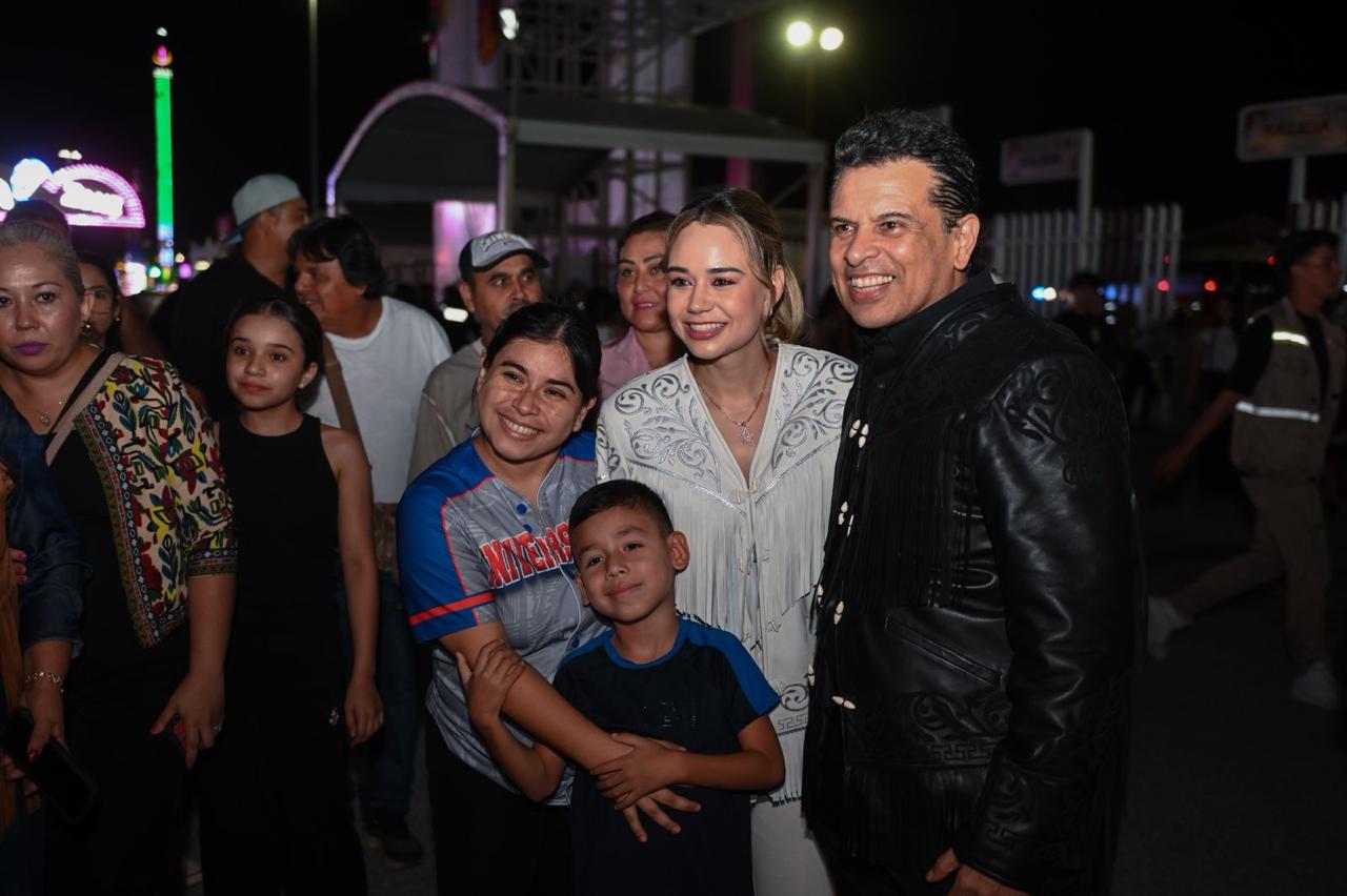 Inauguran Lalo y Lucy stand de Victoria en laFeria Tamaulipas 2025