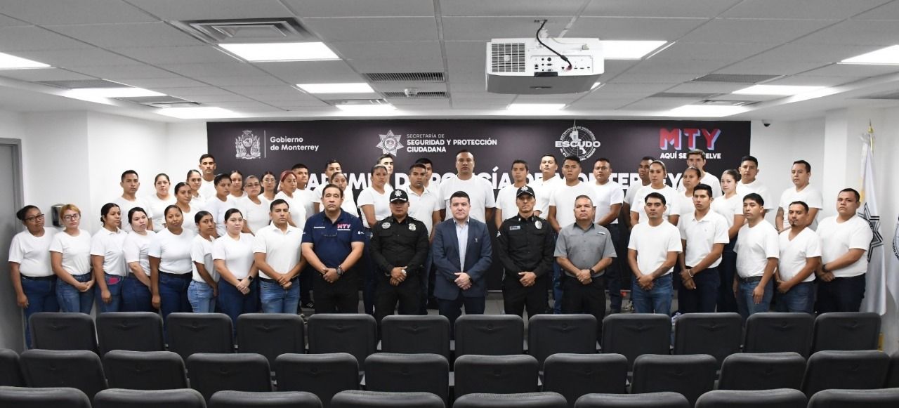 Suman 300 cadetes en la Academia de Policía de Monterrey Suman 300 cadetes en la Academia de Policía de Monterrey