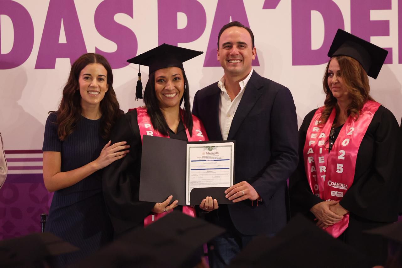 Con “Mujeres Pa´Delante” empoderamos a las mujeres de Coahuila: Manolo Jiménez Con “Mujeres Pa´Delante” empoderamos a las mujeres de Coahuila: Manolo Jiménez
