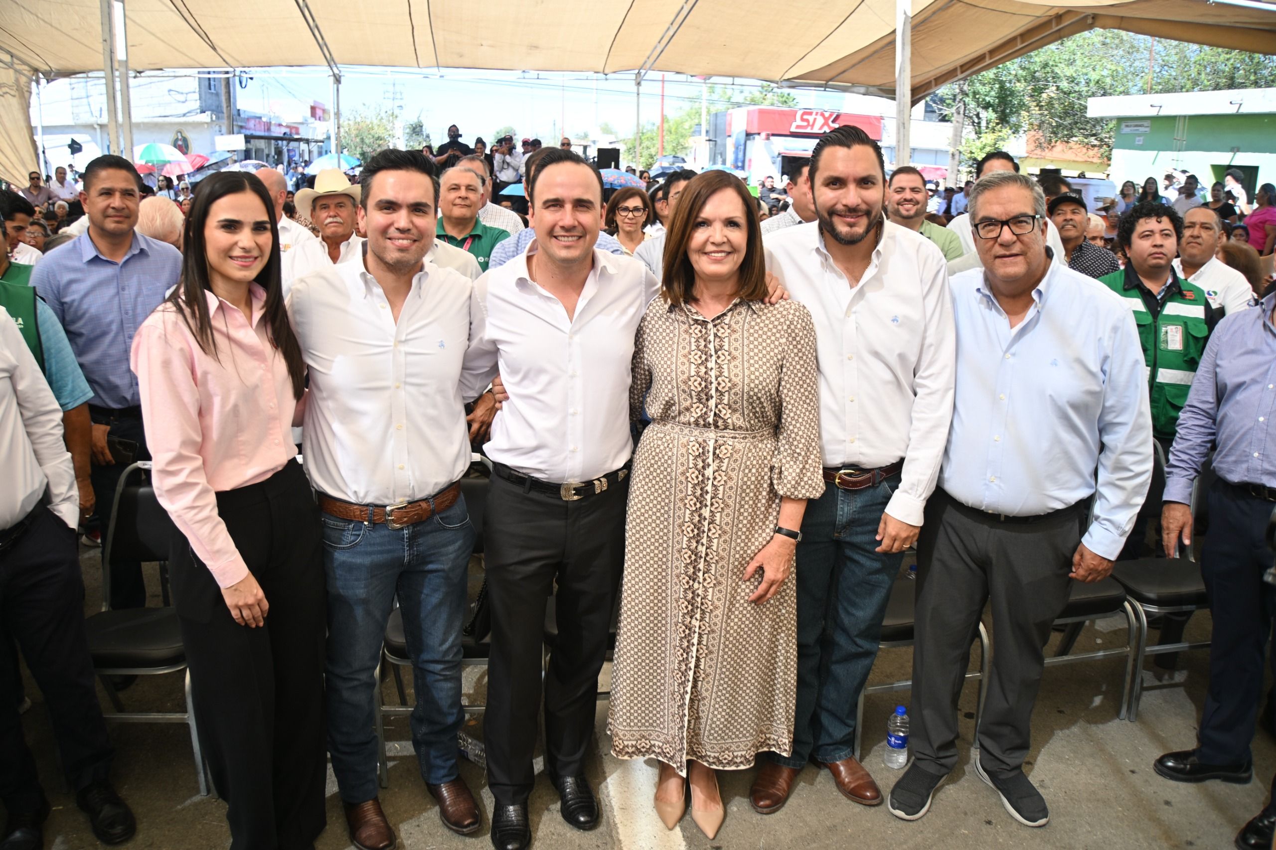 Manolo Jiménez y Sari Pérez inauguran el Par Vial Almadén–Coahuila Manolo Jiménez y Sari Pérez inauguran el Par Vial Almadén–Coahuila
