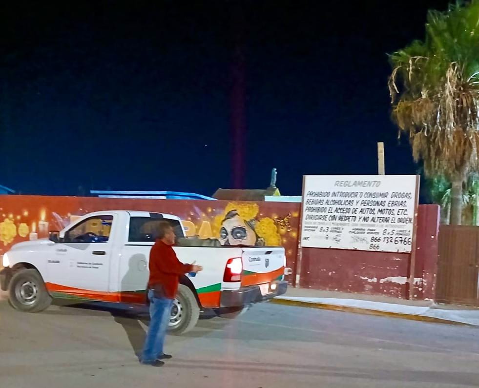 Sari Pérez refuerza medidas sanitarias y aplicación de abate en el Panteón Dolores Sari Pérez refuerza medidas sanitarias y aplicación de abate en el Panteón Dolores